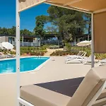 Camping Beautiful Stacaravan In Vabriga 5*