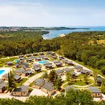 Lovely Stacaravan In Vabriga With Swimming Pool