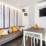 Camping Lovely Stacaravan In Vabriga With Swimming Pool