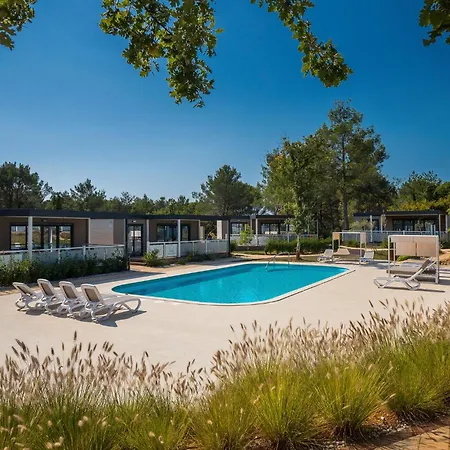 Lovely Stacaravan In Vabriga With Swimming Pool