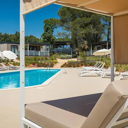 Campsite Lovely Stacaravan In Vabriga 5*