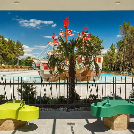 Camping Lovely Stacaravan In Vabriga 5*