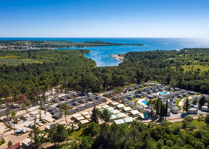 Lovely Stacaravan In Vabriga With Swimming Pool 营地