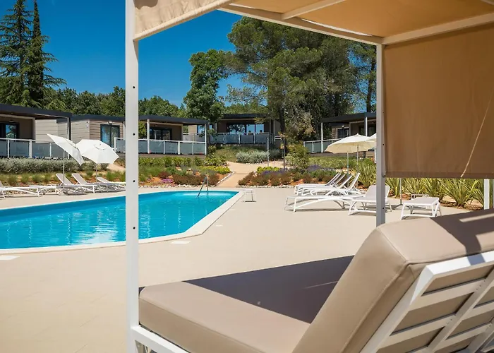 Кемпинг Lovely Stacaravan In Vabriga With Swimming Pool 5*