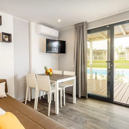 Kemping Lovely Stacaravan In Vabriga With Swimming Pool Poreč