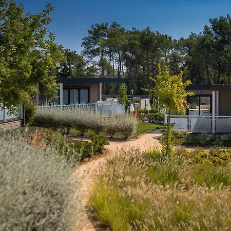 Lovely Stacaravan In Vabriga 5* Poreč