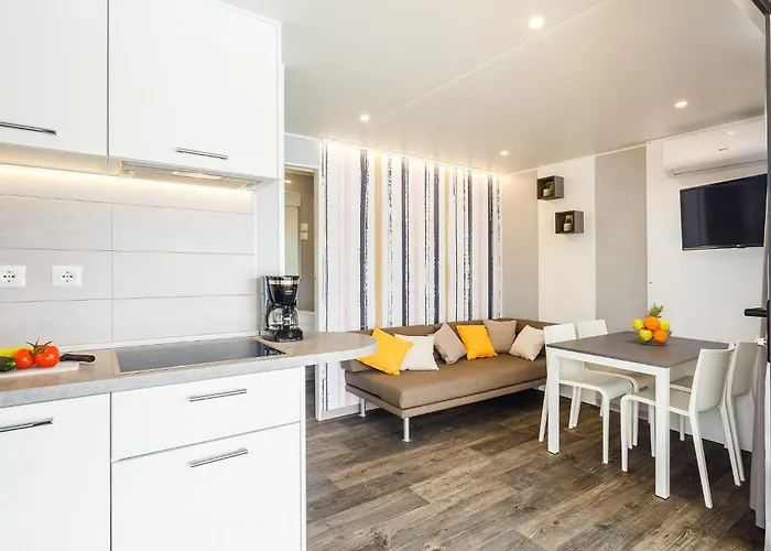 Lovely Stacaravan In Vabriga With Swimming Pool Kemping