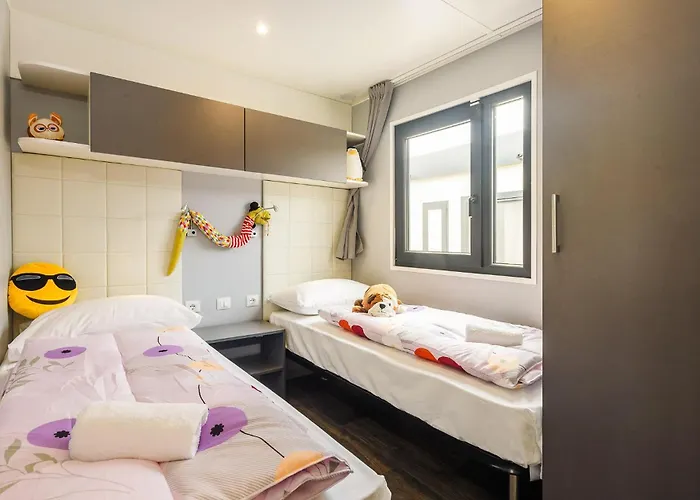 Kemping Lovely Stacaravan In Vabriga With Swimming Pool Poreč